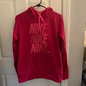 Women’s Nike therma-fit sweatshirt